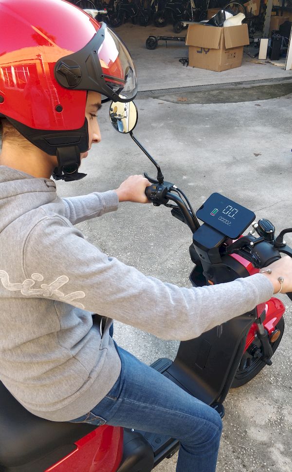 LE SCOOTER ELECTRIQUE MOINS CHER QU'UNE TROTTINETTE ELECTRIQUE 5